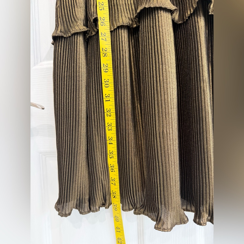 DKNY Black and Gold metallic pleated fabric Dress - Picture 7 of 9